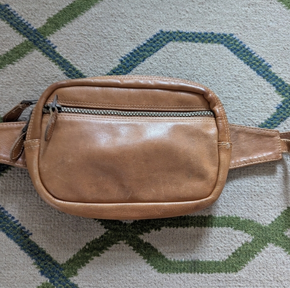 Leather Zippered Fanny Pack - Picture 10 of 10